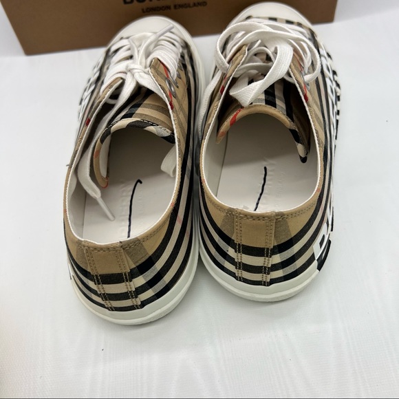 Burberry
Larkhall Vintage Check Canvas Sneakers - Picture 3 of 5